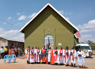 Einweihung der neuen Kirche in Hembahemba