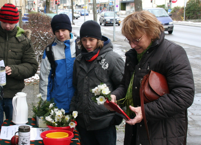 Christrosenverkauf der Konfis